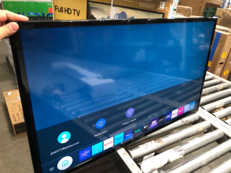 Photo 4 of SAMSUNG 40-inch Class LED Smart FHD TV 1080P (UN40N5200AFXZA, 2019 Model)