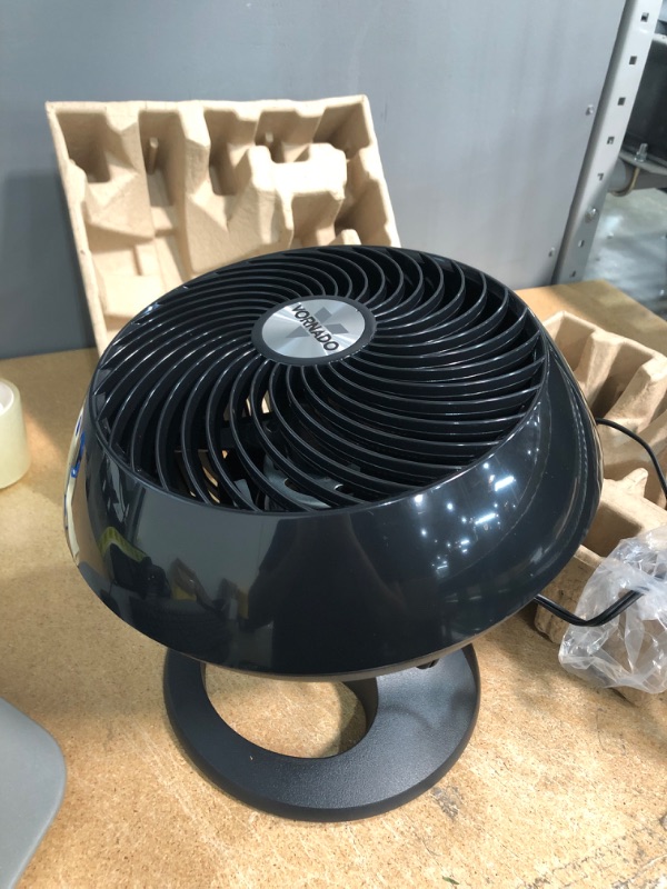 Photo 2 of (DOES NOT FUNCTION)560 Medium Whole Room Air Circulator Fan, Black
**DOES NOT POWER ON **