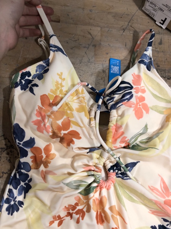 Photo 2 of cupshe one piece bathing suite size medium 