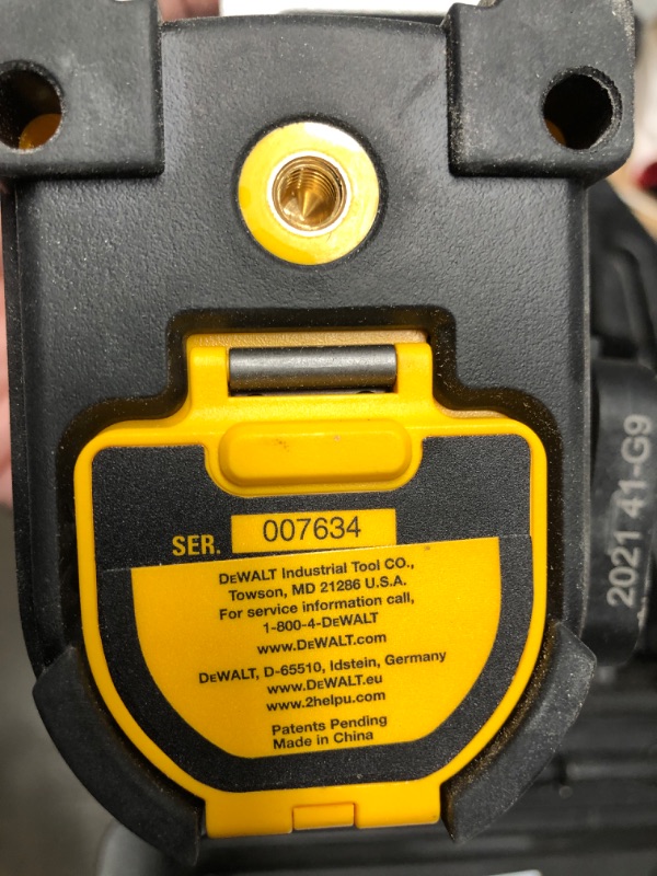 Photo 3 of *PARTS ONLY
DEWALT Line Laser, Self-Leveling, Red, 3-Beam (DW089K) Red Line Laser