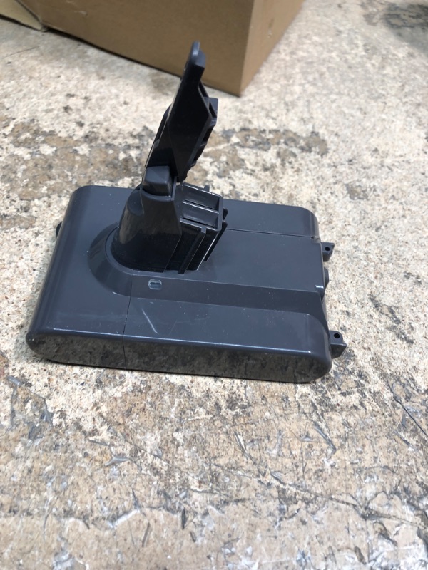 Photo 1 of KUNLUN 21.6V 4.0Ah Replacement Battery for Dyson V7 Compatible for V7 Battery V7 Animal V7 Absolute V7 Motorhead Pro V7 Trigger V7 Fluffy V7 HEPA Li-ion SV11 Battery [ONLY Fit for V7 Series]
