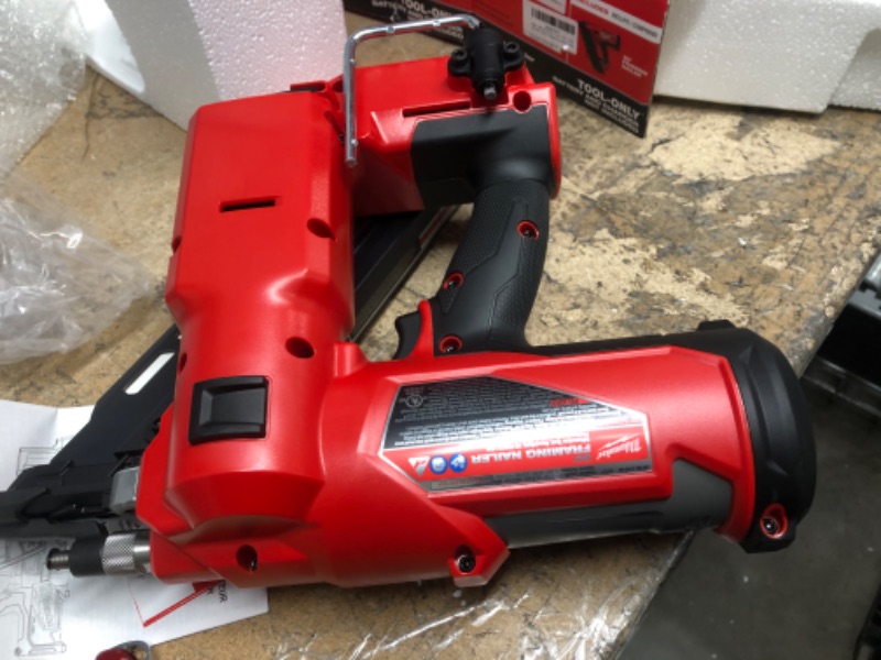 Photo 3 of "Milwaukee 2745-20 M18 FUEL 18V 30 Degree Lithium-Ion Framing Nailer - Bare Tool"
