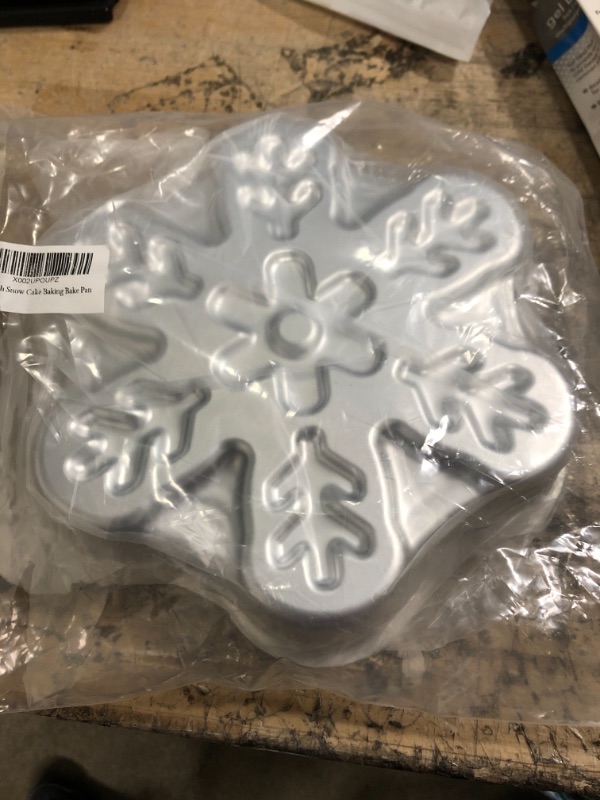 Photo 1 of 8.8" SNOW CAKE BAKING PAN