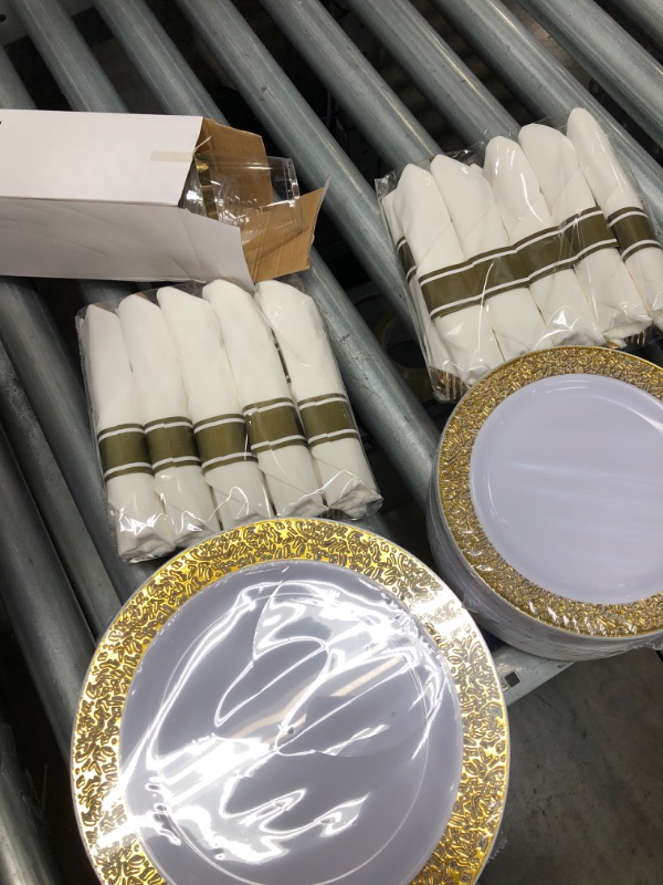 Photo 2 of 350 Pieces Gold Plastic Dinnerware