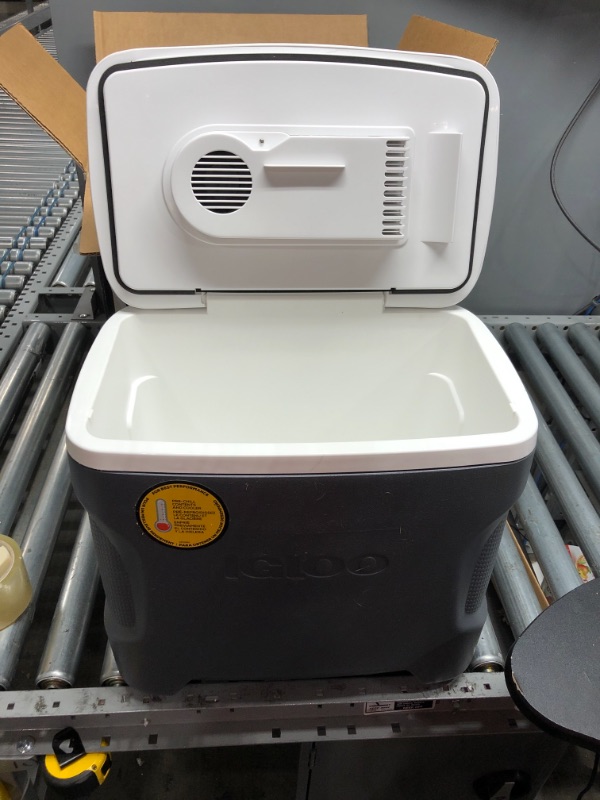 Photo 3 of 28 Quart Iceless Thermoelectric 12 Volt Portable Ice Chest Beverage Cooler