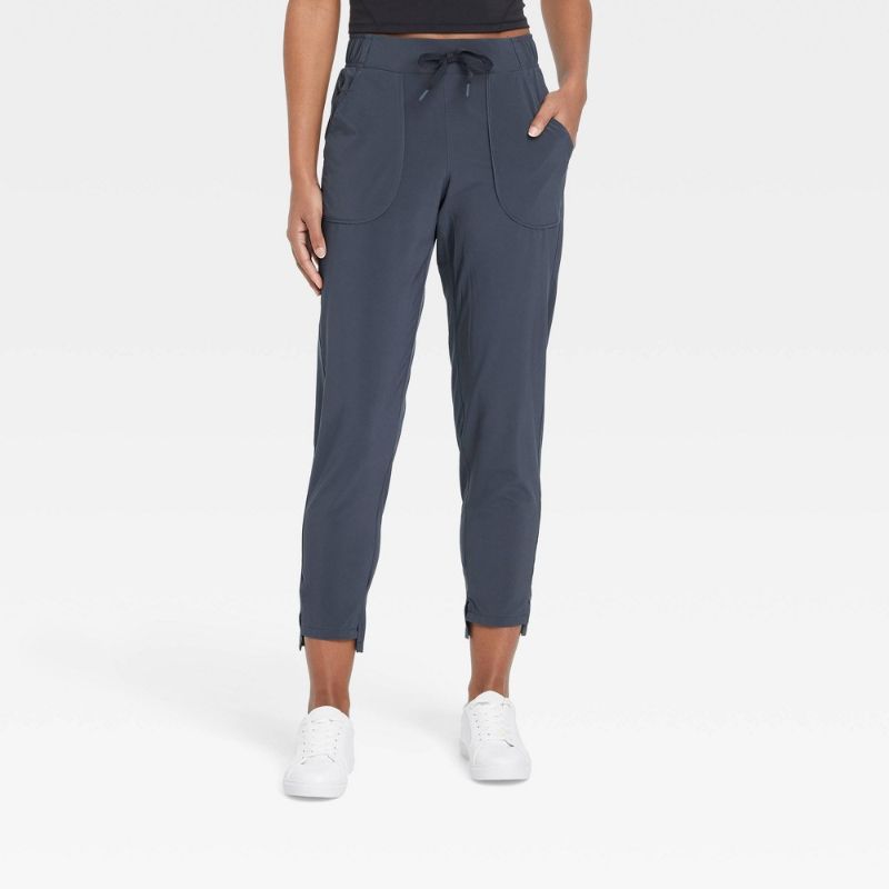 Photo 1 of Women' Tapered Tretch Woven Pant - All in Motion™ -hort
Size XL