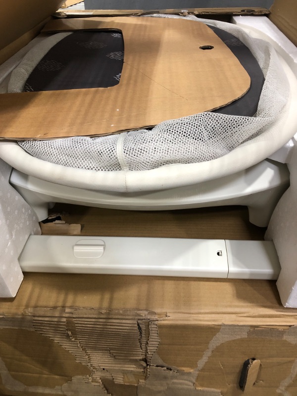 Photo 3 of 4moms mamaRoo sleep bassinet