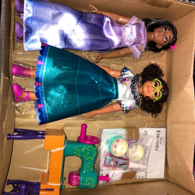 Photo 2 of Disney Encanto Mirabel and Isabela Custom Fashion Creation Kit 