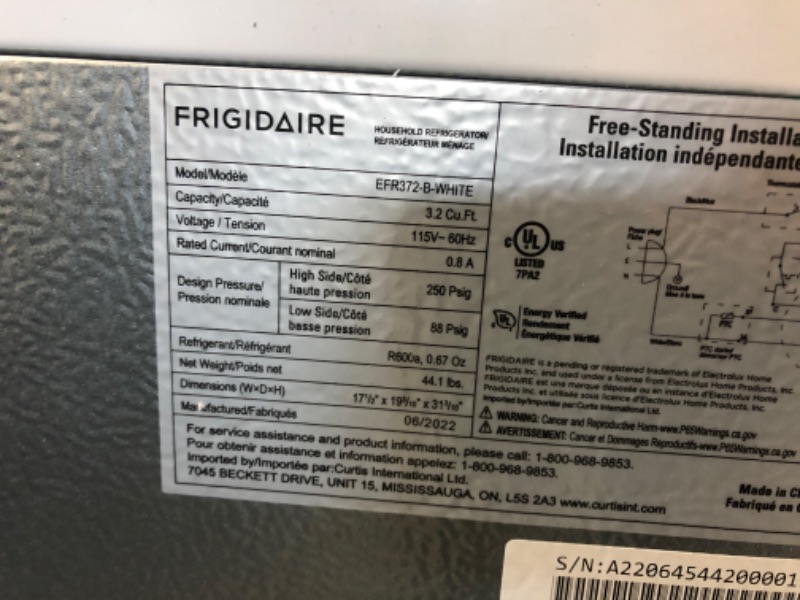 Photo 1 of FRIGIDAIRE EFR372-WHITE 3.2 Cu Ft White Retro Compact Rounded Corner Premium Mini Fridge
