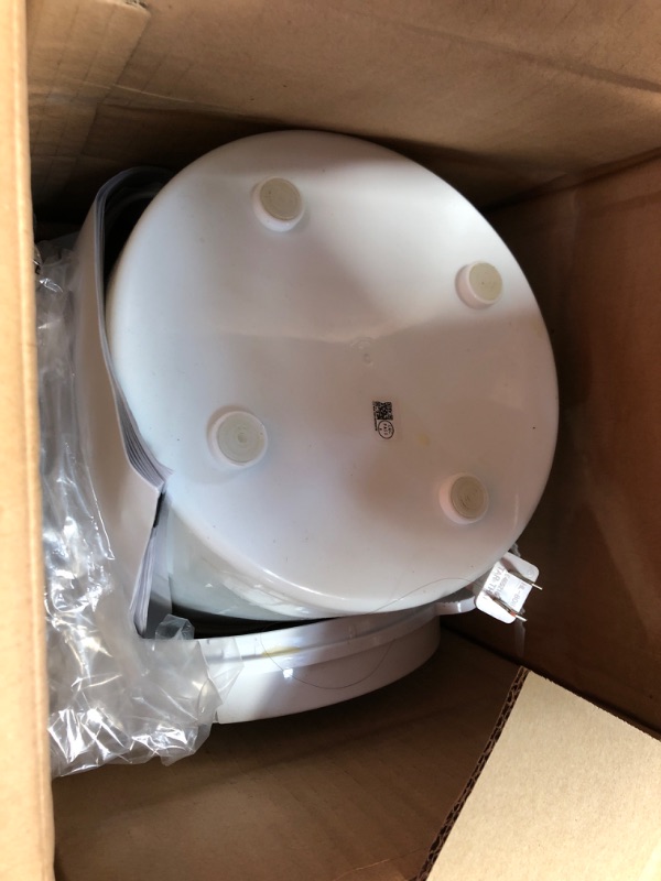 Photo 2 of Amazon Basics 1.5 Quart Automatic Homemade Ice Cream Maker