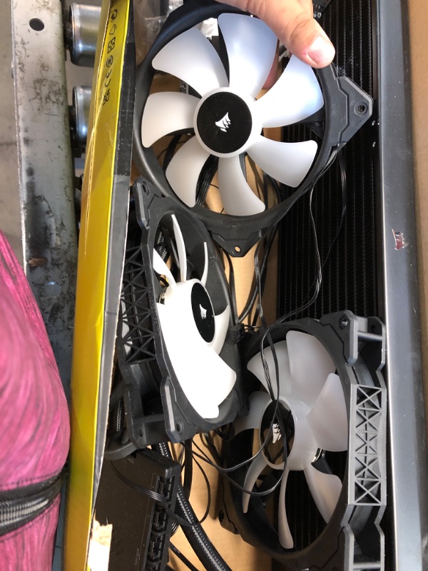 Photo 3 of ****parts only----CORSAIR iCUE H170i ELITE CAPELLIX Liquid CPU Cooler - 33 Dynamic RGB LEDs - 140mm Fans - 420mm Radiator - COMMANDER CORE Smart Lighting Controller - CORSAIR iCUE Software Compatible - Zero RPM Fan RGB Pump + Fans 420mm Elite Capellix Coo