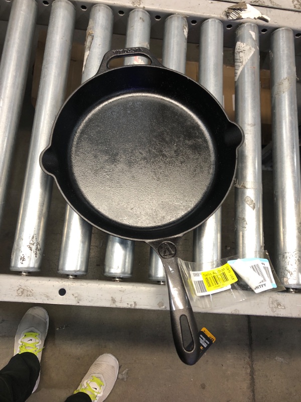 Photo 1 of ** USED ** Victoria Cast-Iron Skillet, Pre-Seasoned Cast-Iron Frying Pan with Long Handle, Made in Colombia, 12 Inch-