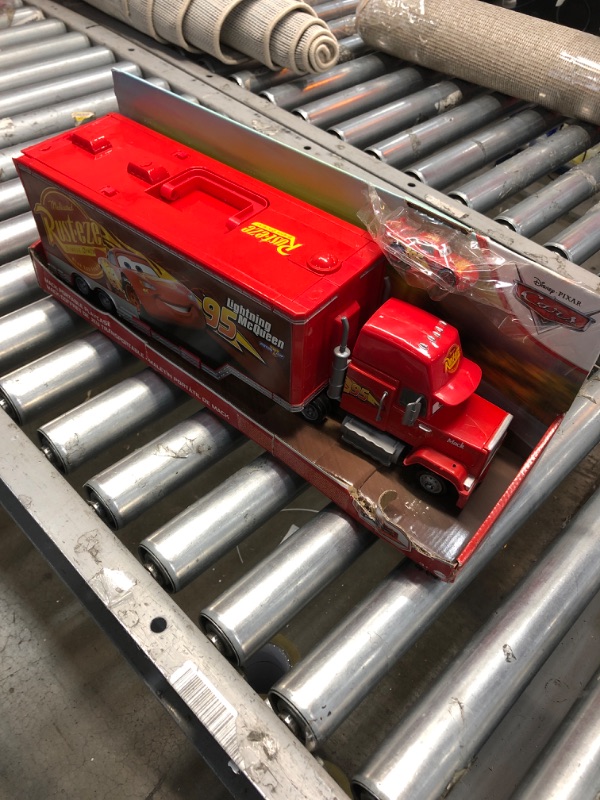 Photo 4 of Disney Pixar Cars 3 Mack Portable Playcase [Amazon Exclusive]