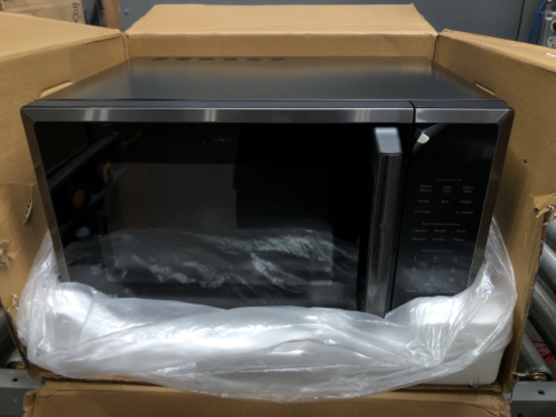 Photo 2 of TOSHIBA ML2-EM12EA(BS) Countertop Microwave Oven