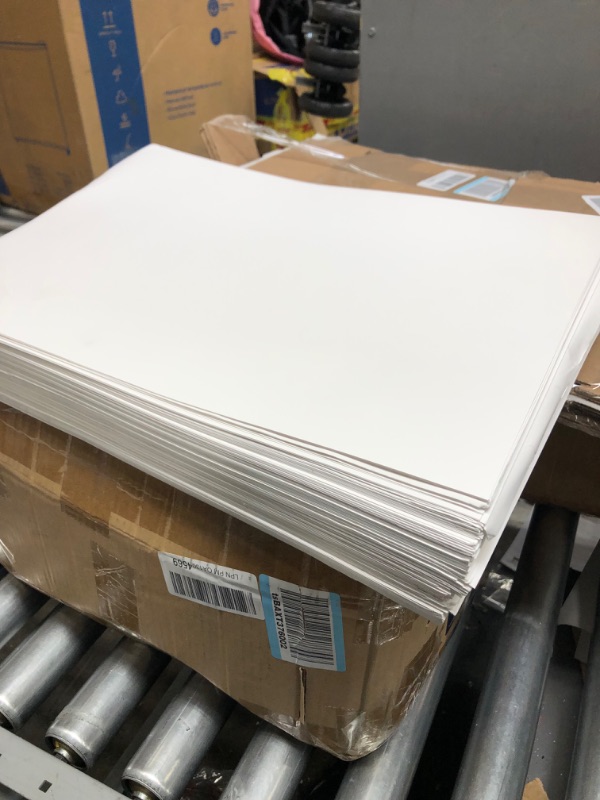 Photo 2 of Hammermill Premium Color Copy 80 lb. Cover Paper, 11" x 17", White, 250 Sheets/Pack (HAM120037A)