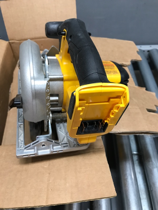 Photo 2 of !!!NO BATTERY ONLY SAW !!! DEWALT 6-1/2-Inch 20V MAX Circular Saw, Tool Only (DCS391B) , Yellow