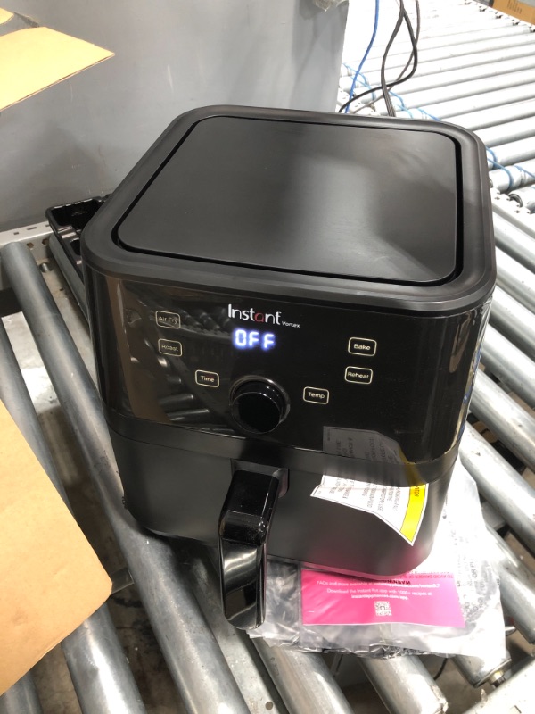 Photo 2 of 5.7 qt. Black Vortex Air Fryer