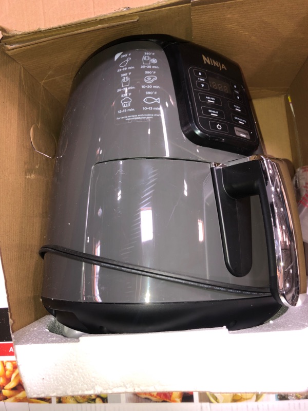 Photo 2 of 4 Qt. Electric Black Air Fryer with Recipe Book (AF101)