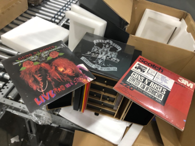 Photo 13 of **PLEASE SEE COMMENTS**
Guns N Roses - Appetite for Destruction: Locked N' Loaded Box Set - Vinyl (Limited Edition) (994429)
