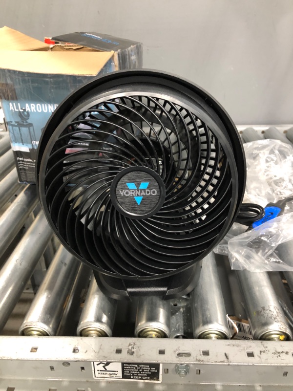 Photo 2 of Vornado - 530 Compact Air Circulator - Black
