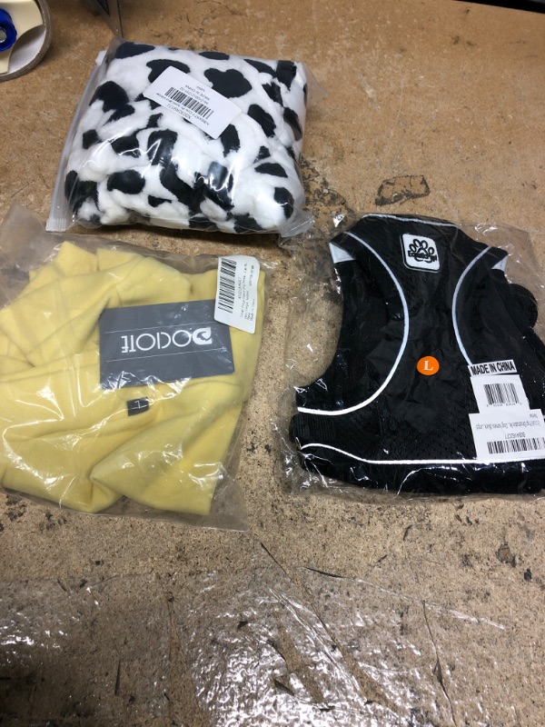 Photo 1 of BUNDLE OF 3 PET GOODS 
