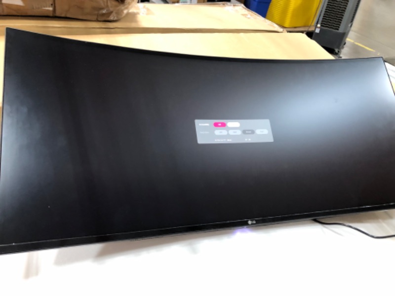 Photo 3 of LG 34WP88C-B 34-inch Curved 21:9 UltraWide QHD (3440x1440) IPS Display with Ergo Stand (Extend/Retract/Swivel/Height/Tilt), USB Type C (90W Power delivery), DCI-P3 95% Color Gamut with HDR 10
