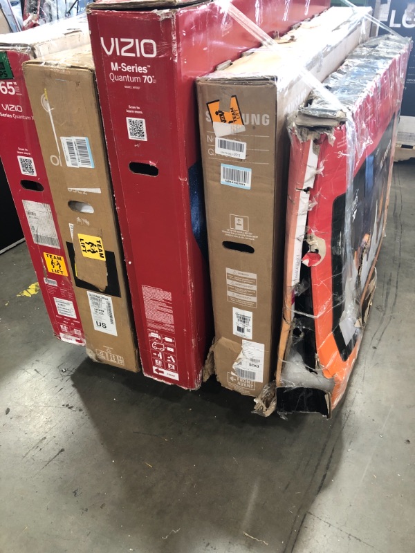 Photo 3 of MIXED PALLET OF DAMAGED TVS**5 UNITS**NO REFUNDS**