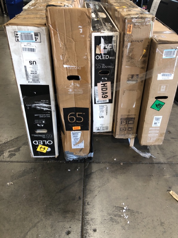 Photo 2 of MIXED PALLET OF DAMAGED TVS AND MONITORS**NO REFUNDS**5 UNITS*