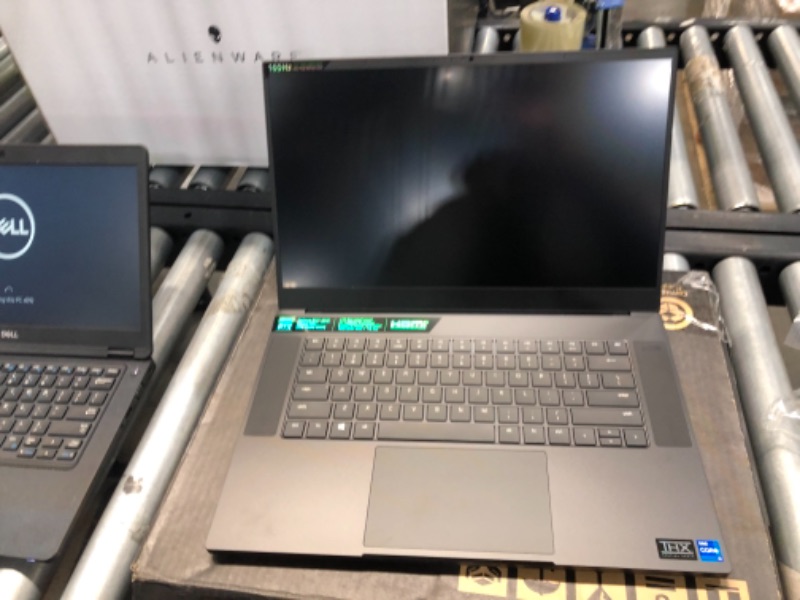 Photo 3 of NEW !
Razer Blade 15 Gaming Laptop: NVIDIA GeForce RTX 3070 - 11th Gen Intel 8-Core i7 CPU - 15.6” QHD 165Hz - 16GB RAM - 1TB SSD - CNC Aluminum - Chroma RGB - THX Spatial Audio - Thunderbolt 3
