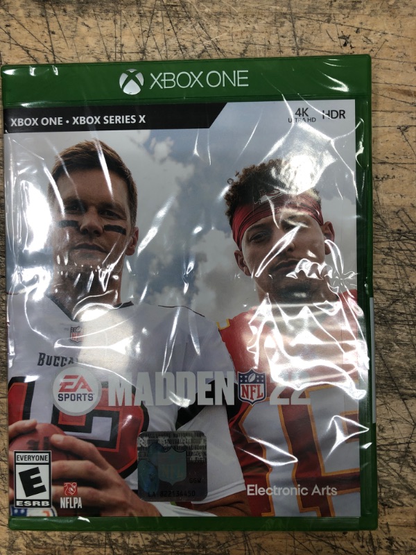 Photo 2 of Madden NFL 22 Standard Edition for Xbox One