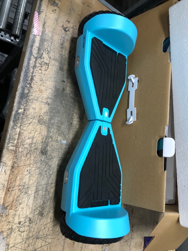 Photo 2 of ***ONE SIDE NOT FUNCTIONAL*** Jetson Spin Hoverboard, Blue

**powers on, will not stop beeping 