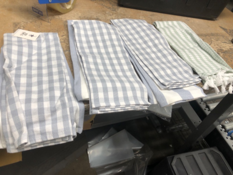 Photo 1 of 4pcks of dish towels 