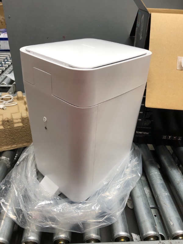 Photo 2 of ***PARTS ONLY*** townew T1S Self-Sealing and Self-Changing 4.1 Gallon Trash Can | Automatic Open Lid and Motion Sense Activated Garbage Bin | Smart Home Electric Trash Cans, White, Large