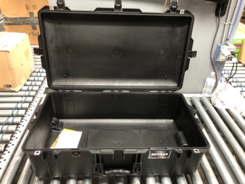 Photo 3 of Pelican Air 1615 Case With TrekPak Dividers (Black)
