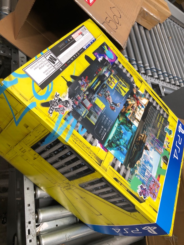 Photo 2 of Cyberpunk 2077: Collector's Edition - PlayStation 4