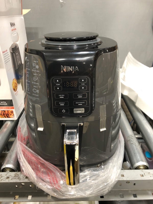 Photo 2 of 4 Qt. Electric Black Air Fryer with Recipe Book (AF101)