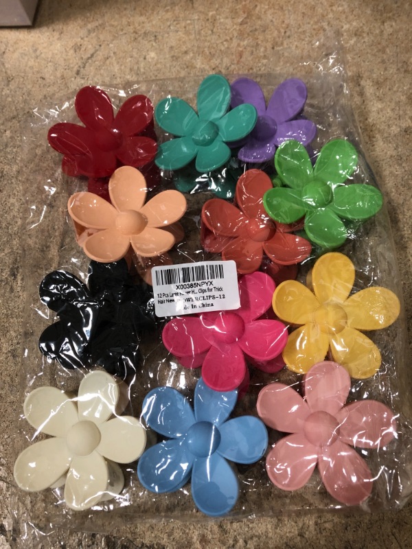 Photo 2 of 12 Pcs Flower Hair Clips Large Flower Claw Clips Non-Slip Cute Hair Clips Matte Flower Clips Large Hair Clips Daisy Clips Suitable For Thick and Thin Hair 12 Colours
