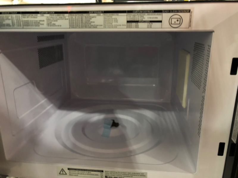 Photo 3 of (DENTED CORNER/SIDE) Toshiba Em131a5c-ss Microwave Oven with Smart Sensor Easy Clean Interior