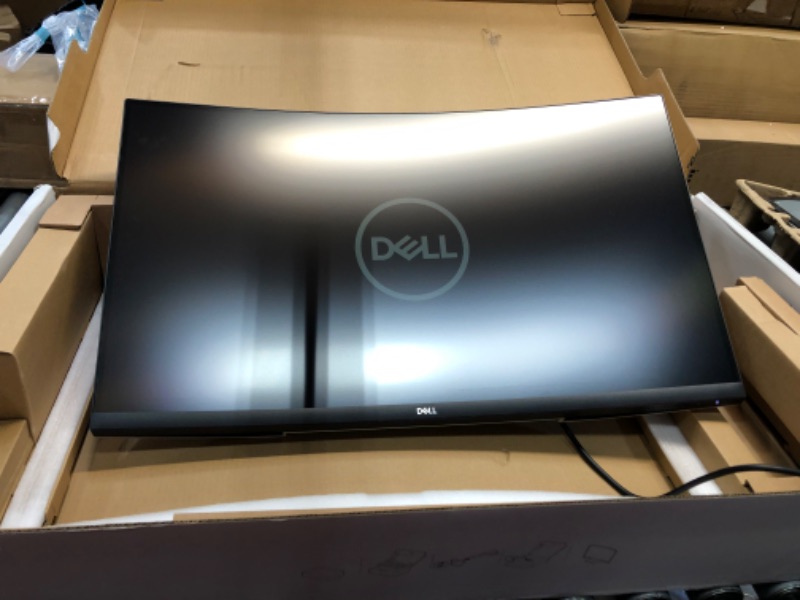 Photo 2 of Dell S3221QS 32 Inch Curved 4K UHD, VA Ultra-Thin Bezel Monitor, AMD FreeSync, HDMI, DisplayPort, Built in Speakers, VESA Certified, Silver
