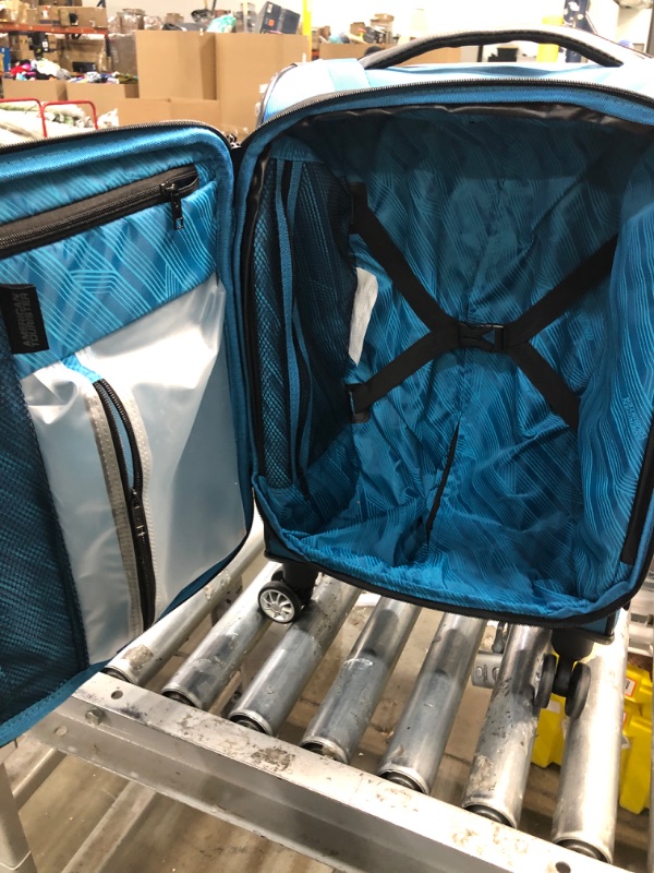 Photo 3 of American Tourister - 24" Expandable Spinner Suitcase - BLUE
