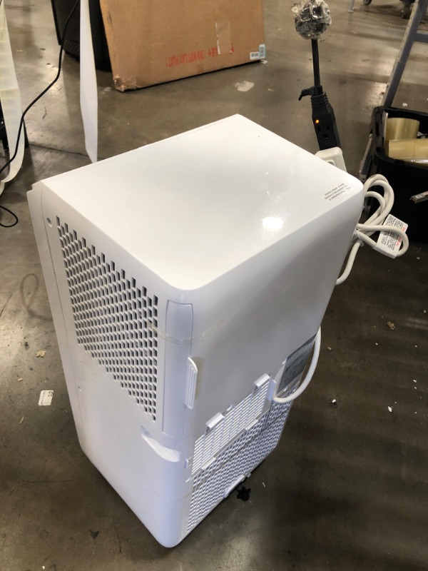 Photo 3 of VAGKRI Portable Air Conditioners 8000 BTU 3-in-1 AC Unit with Fan & Dehumidifier, Cools up to 250 sq. ft. ETL Protection with Side Handles & Casters, LED Display Full-Function, Remote Control, Timer
