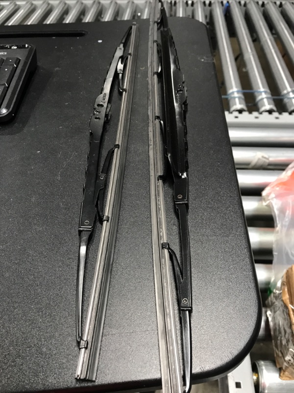 Photo 2 of Bosch Twin Spoiler 3397118306 Original Equipment Replacement Wiper Blade - 24"/19" (Set of 2)