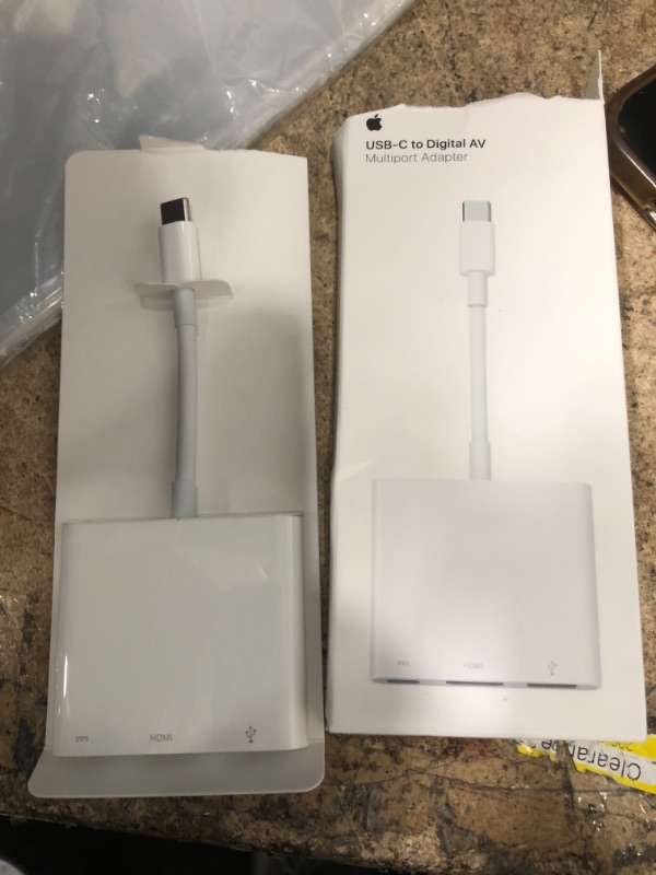 Photo 2 of Apple MUF82AM/a USB-C Digital AV Multiport Adapter (1506668)
