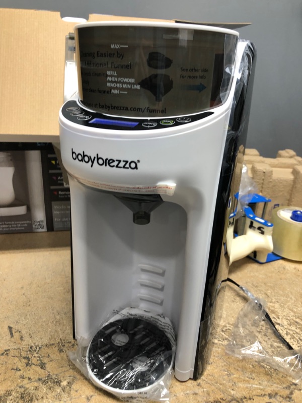 Photo 2 of Baby Brezza New and Improved Formula Pro Advanced Dispenser Machine TESTED AND FUNCTIONS