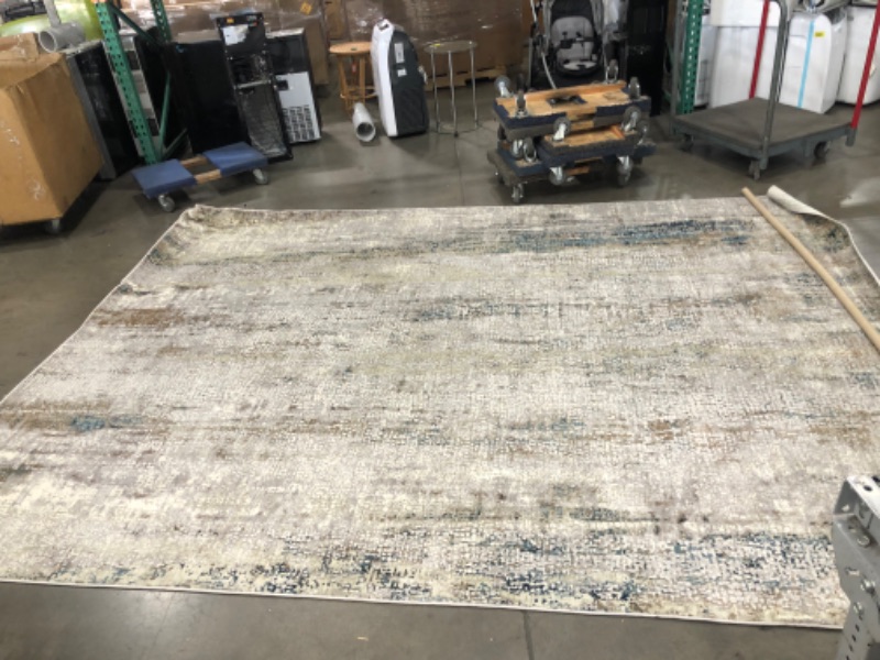 Photo 1 of 9'x12'1" rug (Unknwon brand/style) 