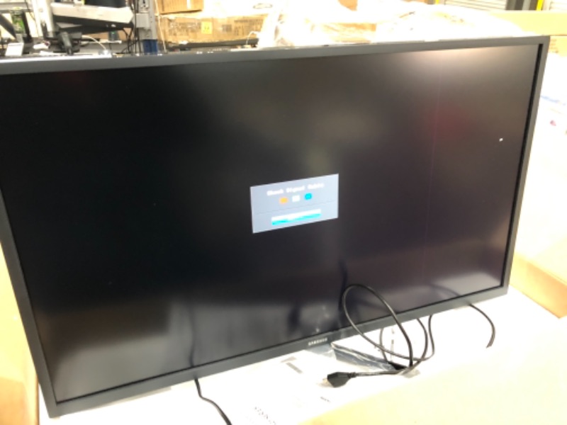 Photo 2 of **LINES ON SCREEN **SAMSUNG 32 inch UJ59 4k monitor (LU32J590UQNXZA) - UHD, 3840 x 2160p, 60hz, 4ms, Dual monitor, laptop monitor, monitor stand / riser / mount compliant, AMD FreeSync, Gaming, HDMI, DP, Black
