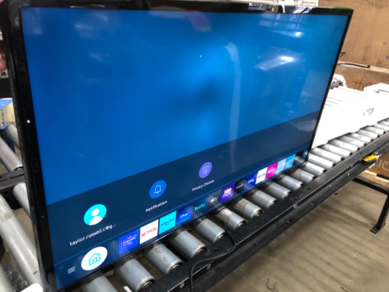 Photo 4 of SAMSUNG 40-inch Class LED Smart FHD TV 1080P (UN40N5200AFXZA, 2019 Model)
