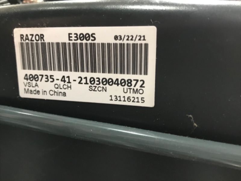 Photo 3 of (DOES NOT FUNCTION)Razor E300 Electric Scooter
**DOES NOT RUN/ACCELERATE, MISSING SEAT**