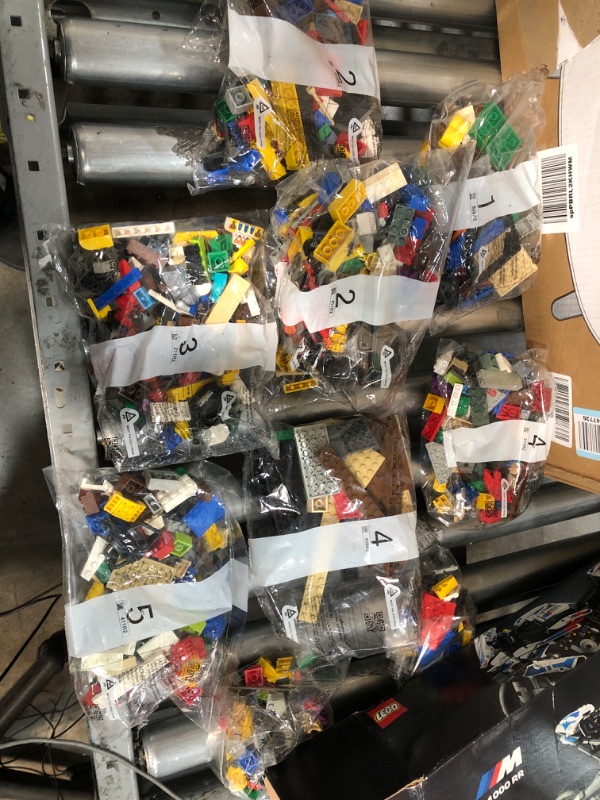 Photo 1 of *incorrect item* box of miscellaneous Lego pieces.