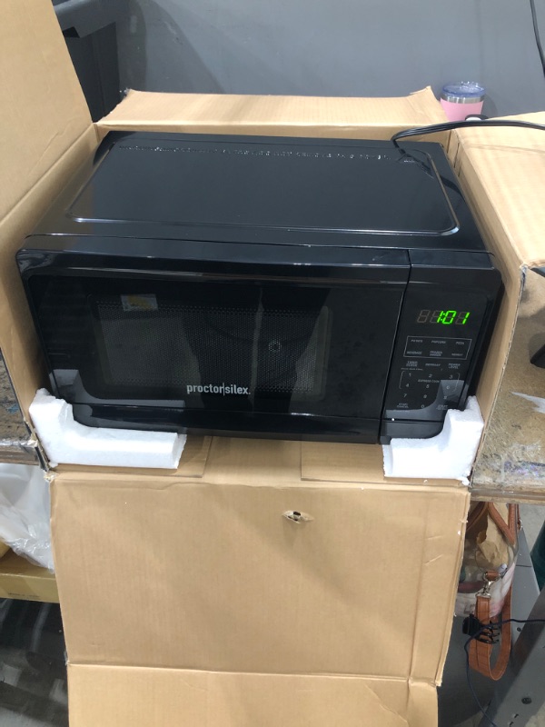 Photo 1 of Proctor Silex 0.7 Cu Ft 700 Watt Microwave Oven - Black
